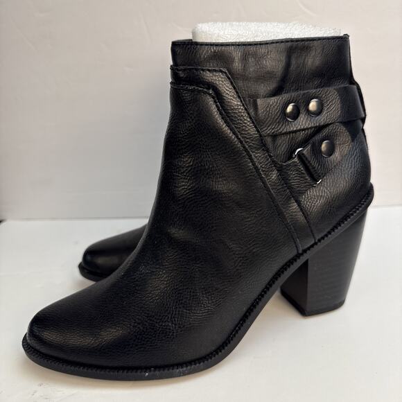 Bar III Dove Womens Black Faux‎ Leather Block Heel Ankle Booties Boots 7.5 NIB - Picture 2 of 8